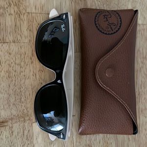 New Wayfarer Ray Ban sunglasses perfect unisex sunglasses